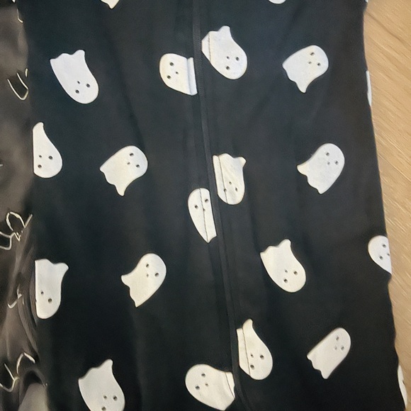 Petit Lem Halloween jammies 3-6 months - Picture 2 of 5